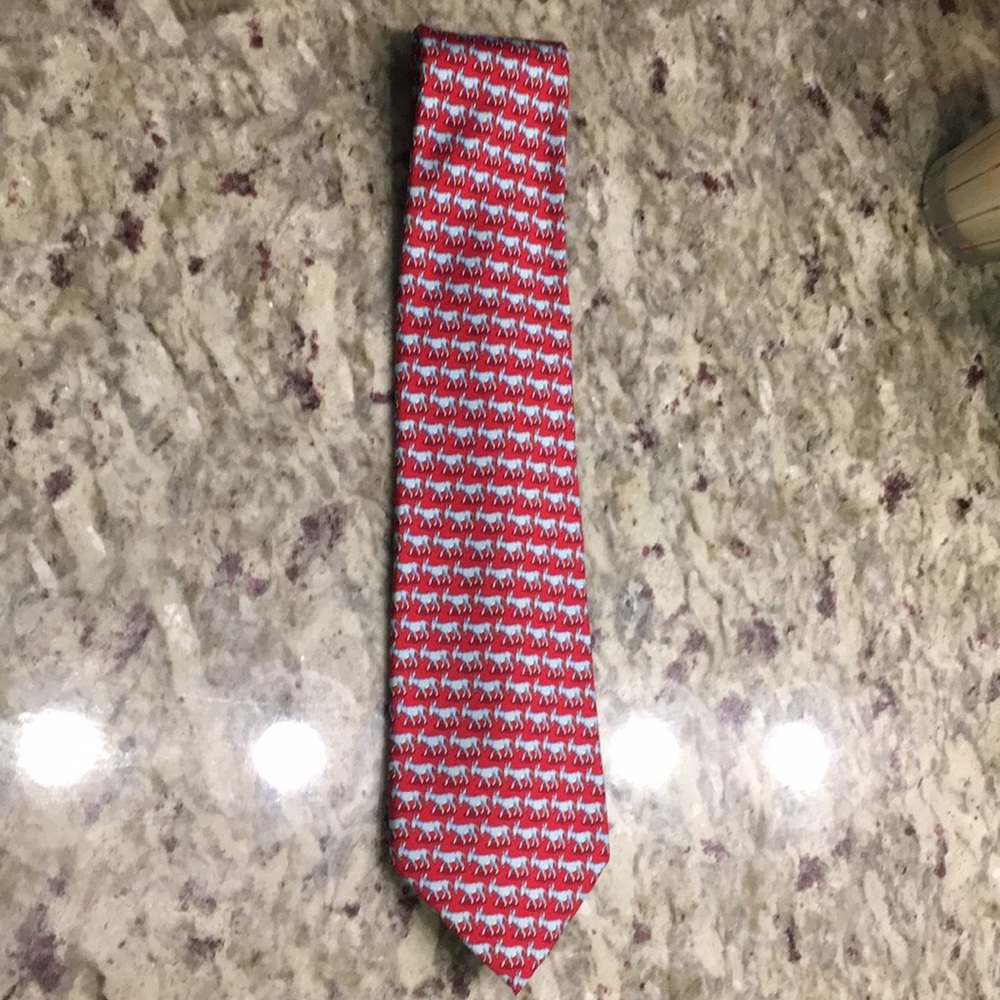 Red Vineyard Vines donkey Tie